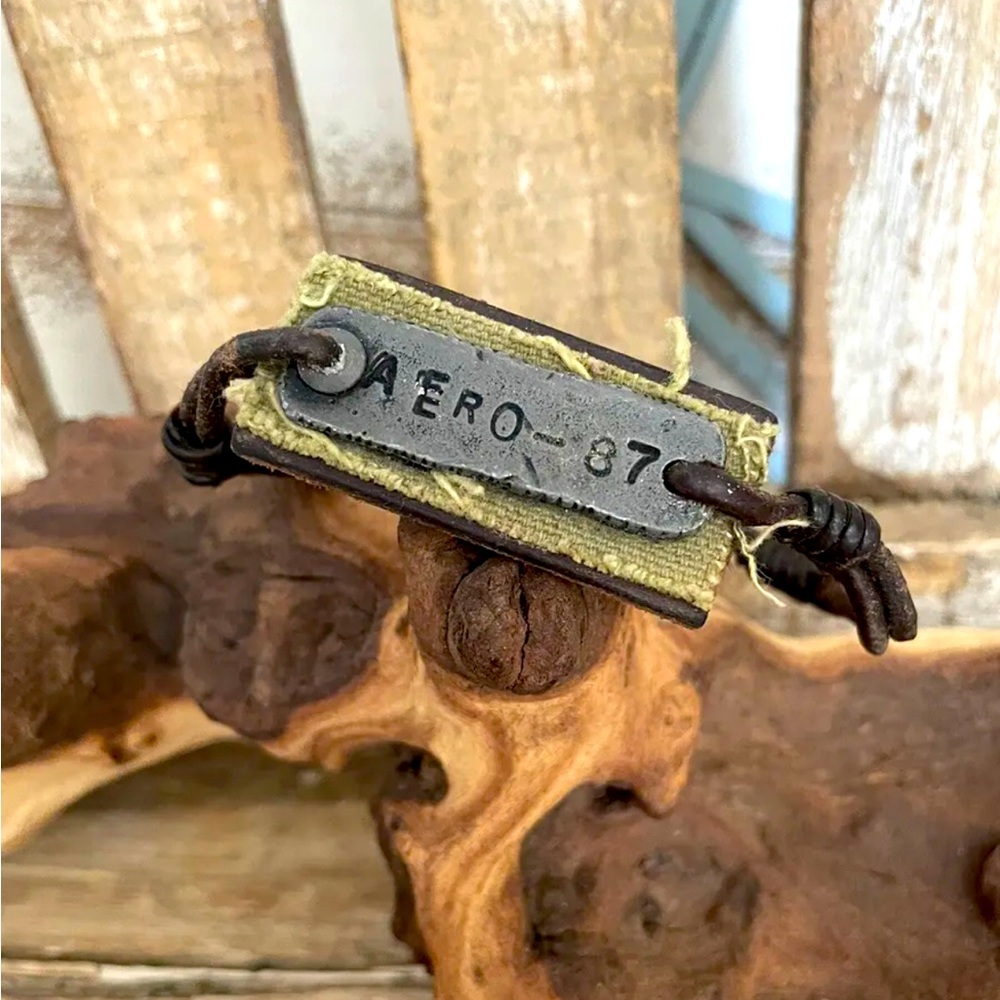 MENS AEROPOSTALE VINTAGE LEATHER METAL BRACELET